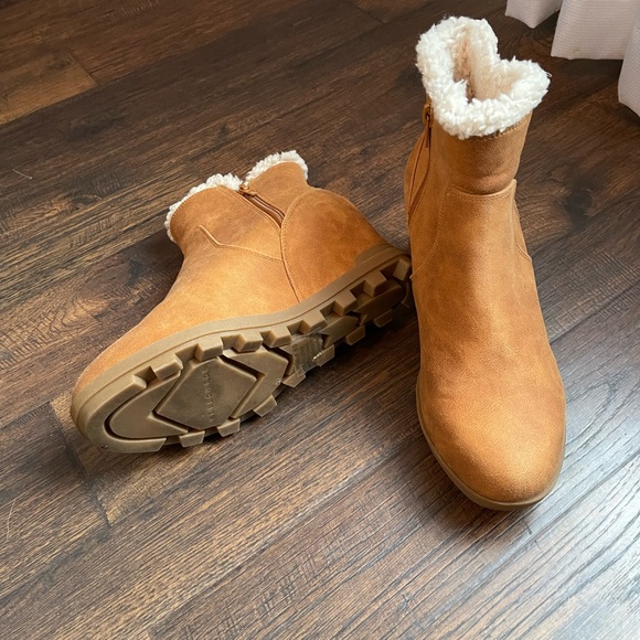 Yellow Box wedge lined boots - Picture 6 of 8